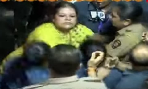 लालबागचा राजा मंडळात पहिल्याच दिवशी वाद; महिला भाविक अन् सुरक्षा रक्षकांमध्ये धक्काबुक्की