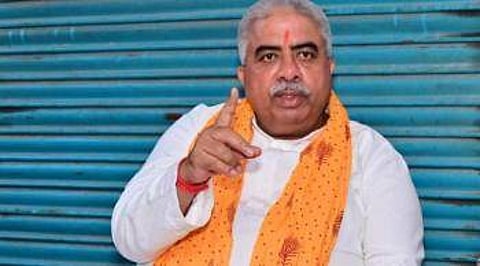 कोर्टाने शिक्षा सुनावली अन् फाईल घेऊन उत्तर प्रदेशच्या मंत्र्याने कोर्टातूनच धूम ठोकली