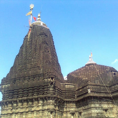 Shravan Somvar : Trimbakeshwar : पहिल्या श्रावण सोमवारी त्र्यंबकेश्वर मंदिरात भाविकांची गर्दी