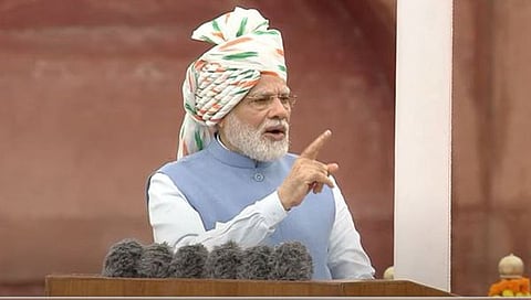 Independence Day : पंतप्रधान मोदींनी मांडली पुढील 25 वर्षांची ब्लू प्रिंट, घेतले 'हे' पाच संकल्प