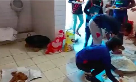 योगींच्या युपीत क्रीडापटूंची दैना! चक्क शौचालयात दिलं जेवण