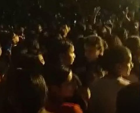 धक्कादायक! 60 विद्यार्थिनींचा अंघोळ करतानाचा व्हिडीओ व्हायरल; विद्यार्थिनींचा आत्महत्येचा प्रयत्न?