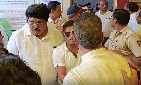 अमरावतीत शिवाजी शिक्षण संस्थेच्या निवडणुकीत राडा; पोलिसांचा लाठीचार्ज