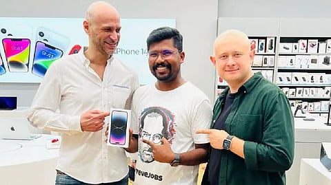 'या' व्यक्तीने आयफोन 14 प्रो खरेदी करण्यासाठी गाठली दुबई