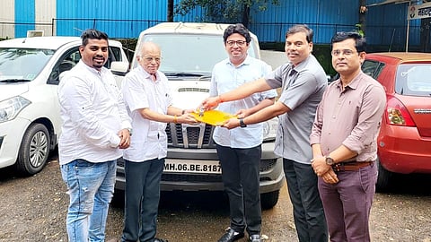 पनवेल शहर जिल्हा काँग्रेसची गाडी रुळावर; प्रदेश काँग्रेसकडून पनवेलला पक्षवाढीसाठी वाहन सुपूर्द