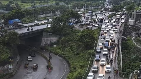 चांदणी चौकातील जुना पूल पाडण्याचेवेळी मुंबई-बंगळुरू महामार्गावरील पुणे शहरातील वाहतूक बंद रहाणार