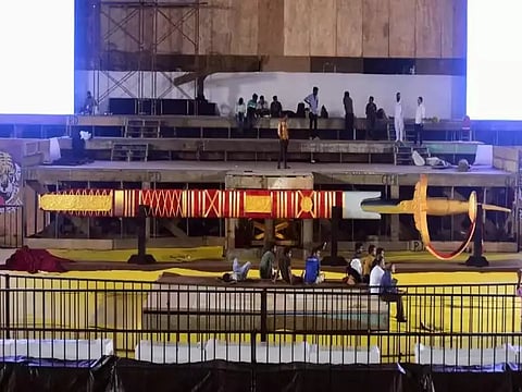 आज दसरा मेळावा; शिंदे गटाच्या 'या' 51 फुटी तलवारीची जोरदार चर्चा