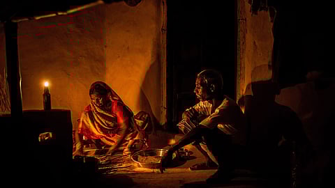 संगमेश्वरातील फुणगुस, कोंडये गाव १५ तास अंधारात,नागरिकांचा संताप