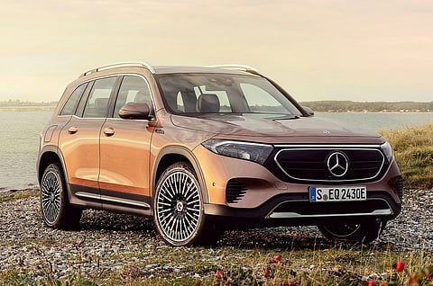 Mercedes-Benz EQB इलेक्ट्रिक SUV डिसेंबरमध्ये भारतात होणार लॉन्च