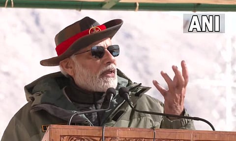 जवान हेच माझे कुटुंब, दिवाळी म्हणजे दहशतवादाचा अंत : पंतप्रधान मोदी