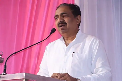 शिंदे, फडणवीसांचे दिल्ली सांभाळण्यात दिवस जातायत - जयंत पाटील