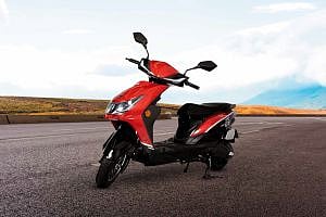 EeVe Ahava इलेक्ट्रिक स्कूटरची किंमत 65 हजार, जाणून घ्या काय आहे रेंज, फीचर्स