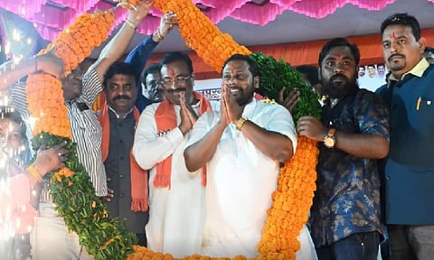 कुख्यात गुंडाचा भाजपात प्रवेश! हत्या, तडीपारसारखे तब्बल 11 गुन्हे दाखल