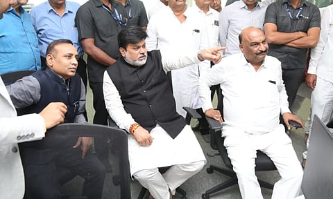 माझ्या पद्धतीने काम करावे लागेल नाहीतर...; उदय सामंत अधिकाऱ्यांवर भडकले