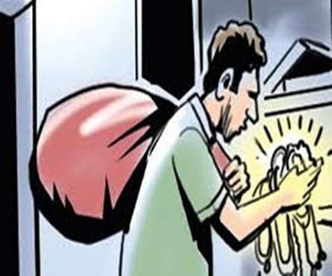 दर्शनासाठी आला अन् दानपेटीतील रक्कम घेऊन पळाला