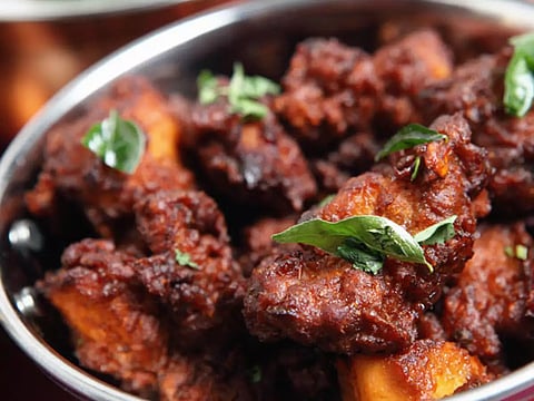 स्ट्रीट स्टाईल चिकन तवा फ्राय करा फक्त 30 मिनिटांत