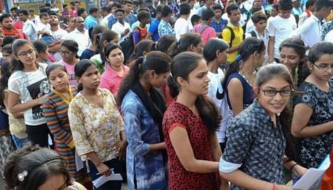 Tattoo Banned Jobs: अंगावर असेल टॅटू तर यापैकी एकही सरकारी नोकरी मिळणार नाही, जाणून घ्या काय आहेत नियम?