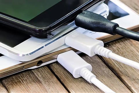 One Nation One Charger : मोदी सरकारचे 'एक देश, एक चार्जर' धोरण