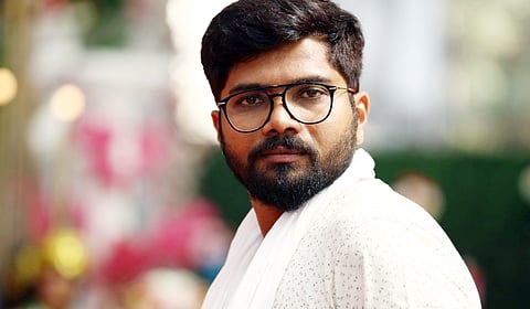 मराठी चित्रपट चालणार कसे? तिकीट बुकिंग घेऊन शो परस्पर रद्द - हेमंत ढोमे