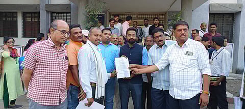 माजी जीप अध्यक्षावर कारवाई करा,फंडाला नाव देणं पडणार महागात? काँग्रेसची सीइओंकडे निवेदनातून मागणी