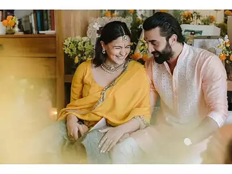 आलियाला मिळाला डिस्चार्ज; लेकीसह रुग्णालयातून घरी जातानाचा व्हिडीओ व्हायरल, पाहा