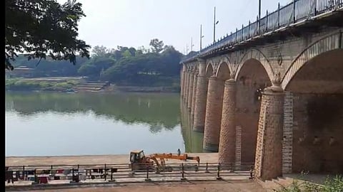 समृद्ध बनवणाऱ्या सांगलीच्या ऐतिहासिक 'आयर्विन ब्रिजला' 93 वर्षे पुर्ण