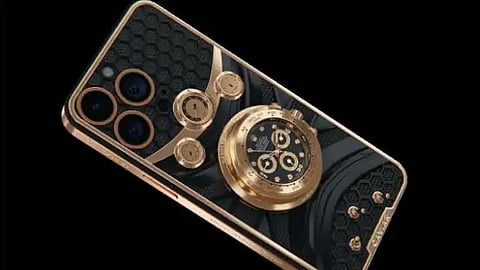 1 कोटी रुपयांचा आयफोन, मागच्या पॅनलवर 18K सोन्याचे रोलेक्स घड्याळ