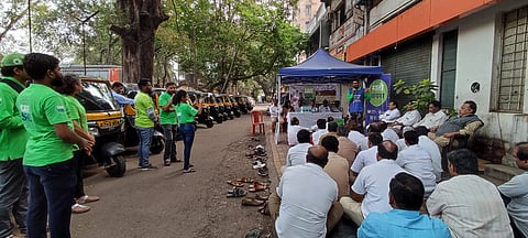 जागतिक माती दिन : मातीचा ऱ्हास थांबविण्यासाठी 5000 ऑटो रिक्षा माती वाचवा स्टिकर्स झळकवणार