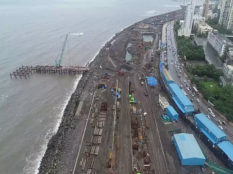 Coastal Road : पाच वर्षांपासून सुरु असलेला वाद अखेर मिटला; वरळीतील समुद्रात दोन खांबांमधील अंतर 120 मीटर ठेवण्याचा निर्णय