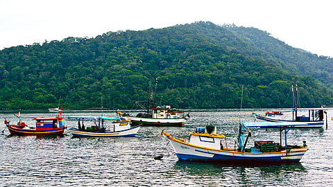 सिंधुदुर्ग जिल्ह्याच्या किनारपट्टी भागात दोन स्पीड बोट उपलब्ध करून देण्याचे मत्स्य व्यवसाय मंत्री यांची सभागृहामध्ये घोषणा