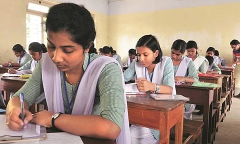 Maharashtra Board Exam Time Table : दहावी-बारावी परीक्षांचे वेळापत्रक जाहीर