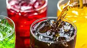 कोल्ड्रिंक्सचे सेवन केल्याने तुमच्या आरोग्याला हानी पोहोचते, जाणून घ्या कसे