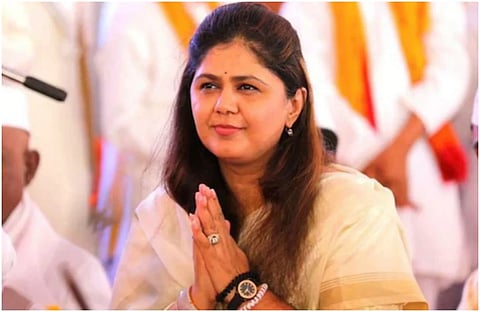 भाजपामध्ये अन्याय होत असेल तर पंकजा मुंडे यांनी शिवसेनेत यावं; ठाकरे गटाच्या आमदाराची पंकजा यांना ऑफर