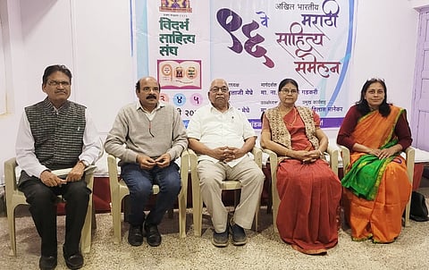 वर्ध्यात 96 व्या मराठी साहित्य संमेलनानिमित्त माजी नगरसेवकांच्या सभेत स्वच्छ नगरीचा नारा