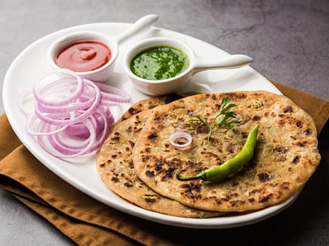 हिवाळ्यात 'या' भाज्यांनी बनवलेले पराठे जरूर खा, चवीसोबत आरोग्य मिळेल