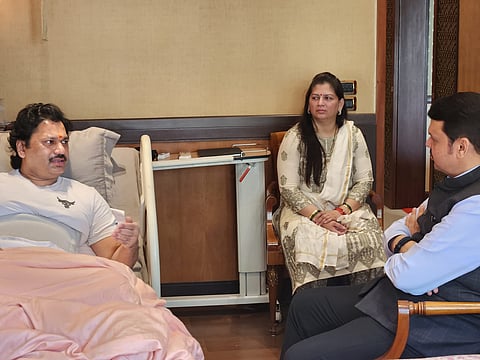 उपमुख्यमंत्री देवेंद्र फडणवीस धनंजय मुंडे यांच्या भेटीला