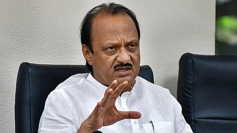 मंत्री व्हायला पुढे-पुढे करता, मग सभागृहात का बसत नाही; अजितदादा सरकारवर बरसले