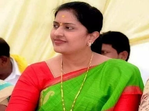 हिंगोलीत आमदार प्रज्ञा सातव यांच्यावर हल्ला