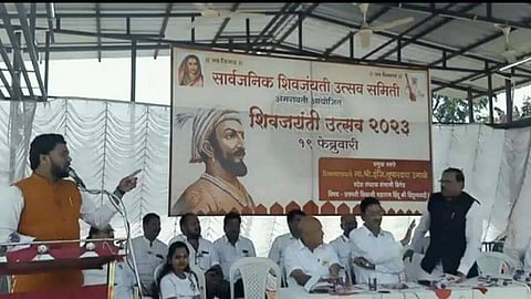 मूर्ख आहेस का? खासदार अनिल बोंडे व शिवव्याख्याते यांच्यात एकाच मंचावर जुंपली