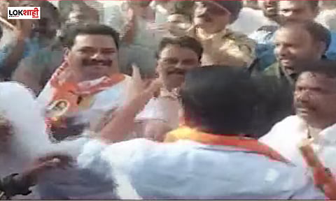 पुण्यात ठाकरे गट व शिंदे गटात तुफान राडा