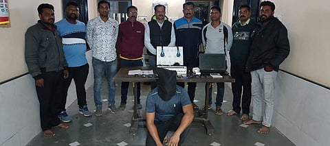 कारंज्यात क्रिकेट जुगार अड्ड्यावर धाड, 10 जणांवर गुन्हा दाखल