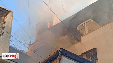Fire breaks out in a building in Thane