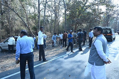 अपघातग्रस्त्यांच्या मदतीसाठी धावून गेले मंत्री मुनगंटीवार