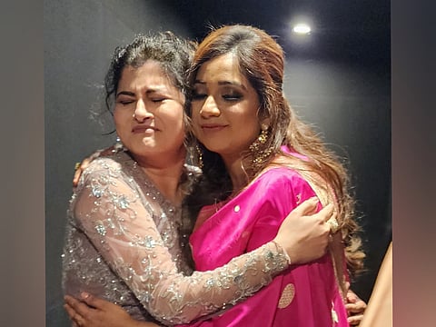 जेव्हा दोन राष्ट्रीय पुरस्कार विजेत्या गायिका एकमेकांना भेटतात