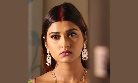 प्रसिद्ध अभिनेत्रीची आत्महत्या; हॉटेलमध्ये घेतला गळफास