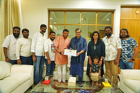 दिग्दर्शक, निर्माते सुभाष घई यांच्या शुभहस्ते "मु. पो. देवाचं घर" चित्रपटाचा मुहूर्त