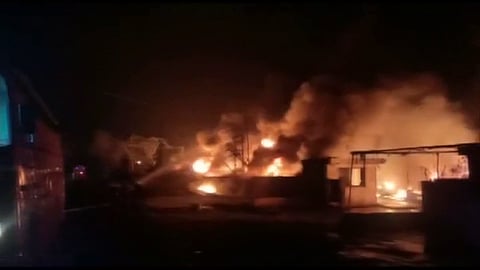 Gujarat Fire : केमिकल कंपनीमध्ये अग्नितांडव; संपूर्ण मालमत्ता जळून खाक
