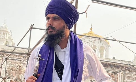 अमृतपाल सिंगला अखेर अटक; पोलिसांसमोर केलं आत्मसमर्पण