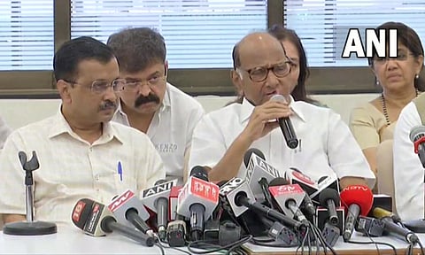 अरविंद केजरीवालांच्या भेटीनंतर शरद पवारांची प्रतिक्रिया; ही लोकशाही वाचवण्याची वेळ