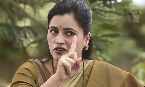 Delhi Murder : पुन्हा मोर्चा मेणबत्ती मार्च, मुली देशात इतक्याच सुरक्षित; नवनीत राणांची संतप्त प्रतिक्रिया